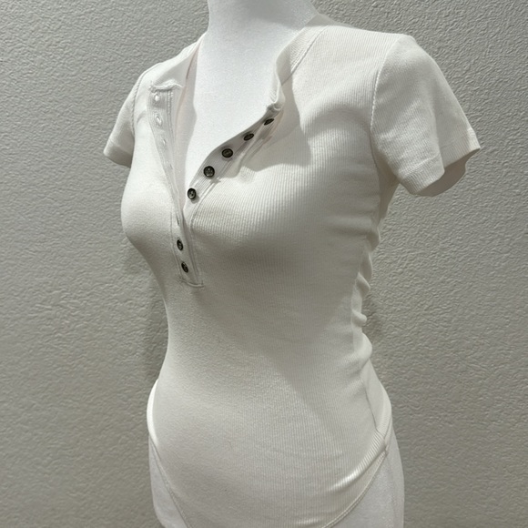 Abercrombie & Fitch white thong bodysuit size extra small - Picture 5 of 5